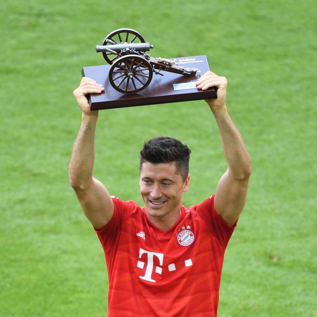 Chủ nhân chiếc giày vàng Châu Âu 2022 - Robert Lewandowski 6 Chủ nhân chiếc giày vàng Châu Âu 2022 - Robert Lewandowski