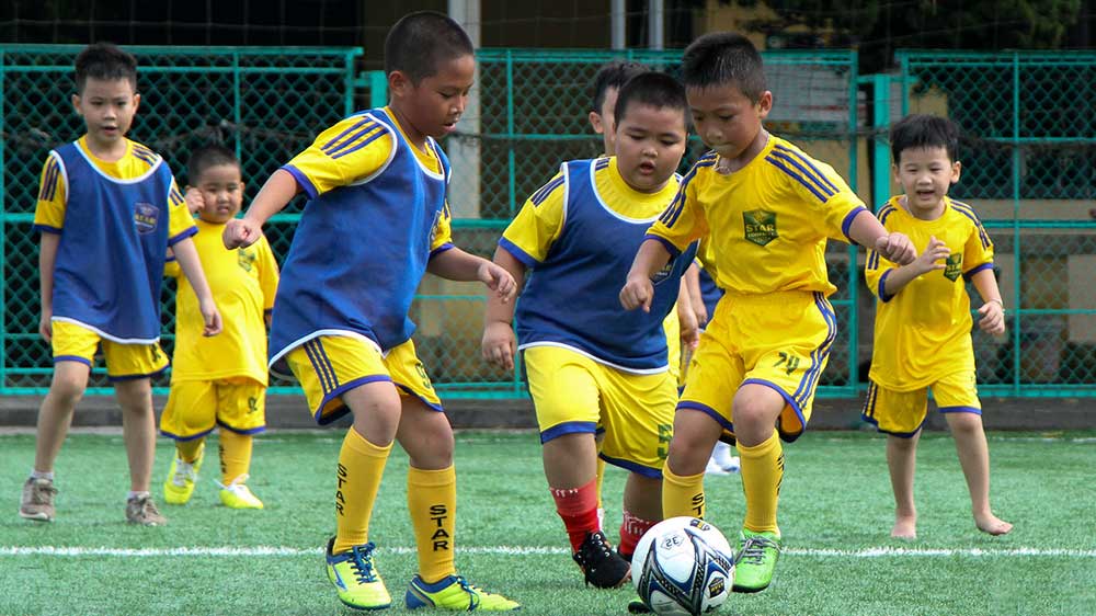 Con đường theo đuổi bóng đá đối với trẻ nhỏ sẽ rất gian nan 