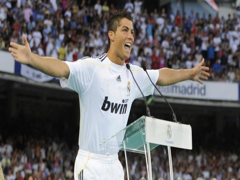 CR7 rời MU lần đầu vào năm 2009