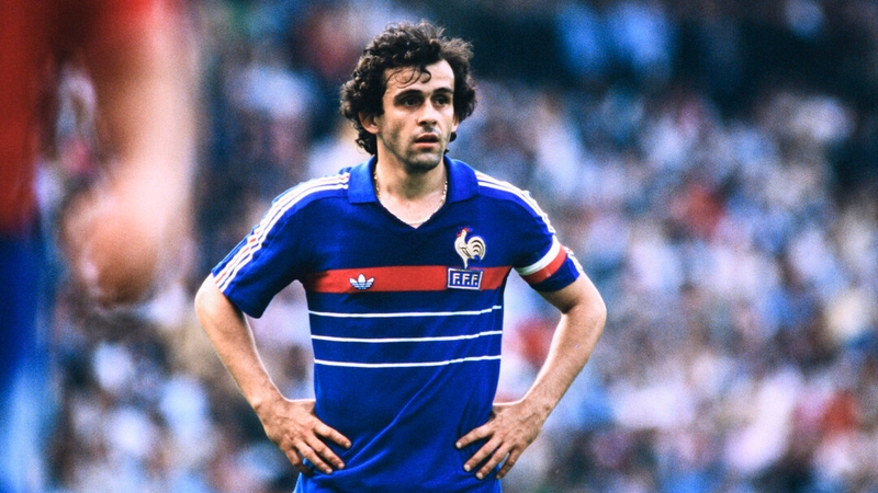 Platini cũng từng là một cái tên rất vĩ đại của nền bóng đá này Platini cũng từng là một cái tên rất vĩ đại của nền bóng đá này