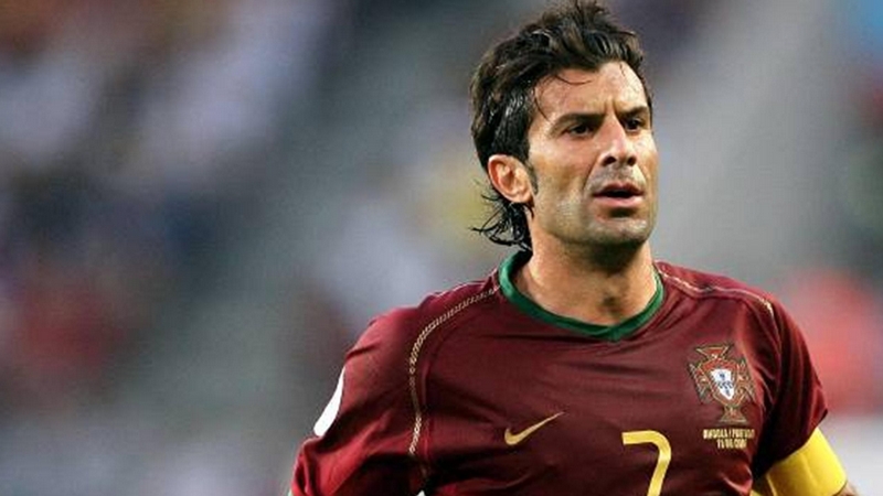 Luis Figo cũng từng là một cái tên vĩ đại của bóng đá Bồ Đào Nha
