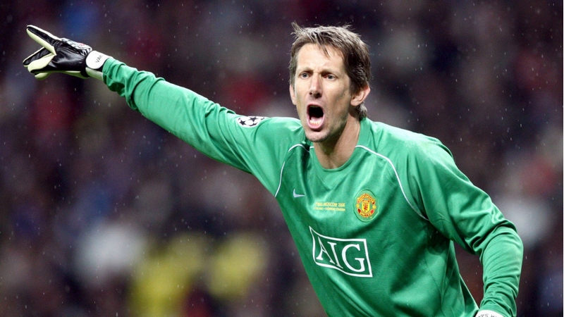 Edwin Van Der Sar cũng là cái tên rất ấn tượng