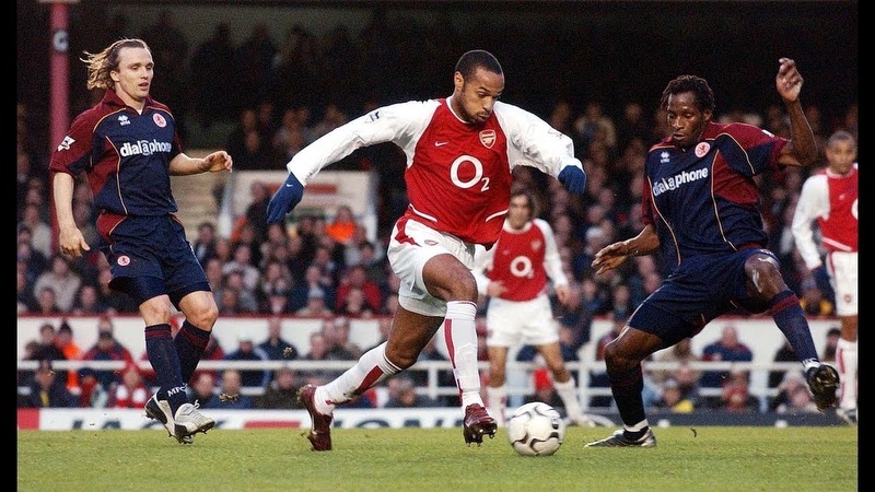 Cầu thủ Thierry Henry được mang biệt danh rất ấn tượng là đứa con của thần gió