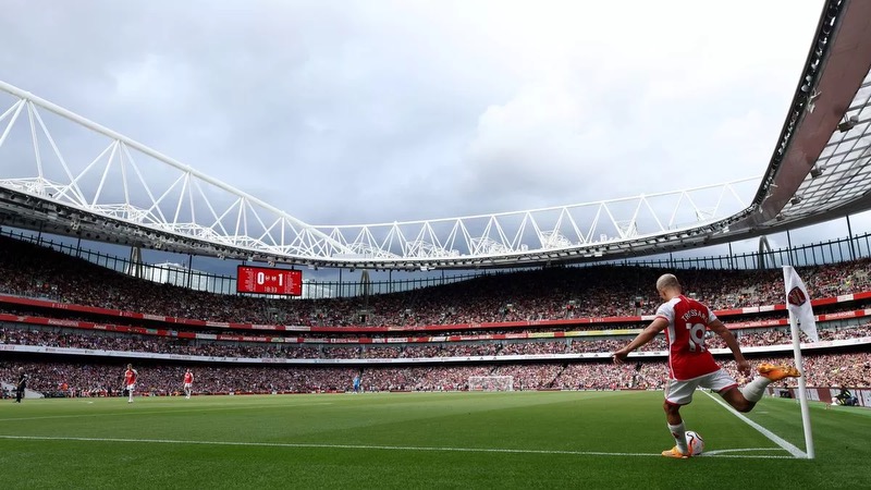 Cũng như tại Champions League thì không có sân vận động Emirates Stadium