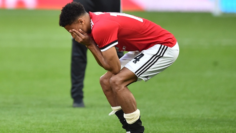 Cầu thủ Jesse Lingard phải trả giá đắt cho hành động của mình