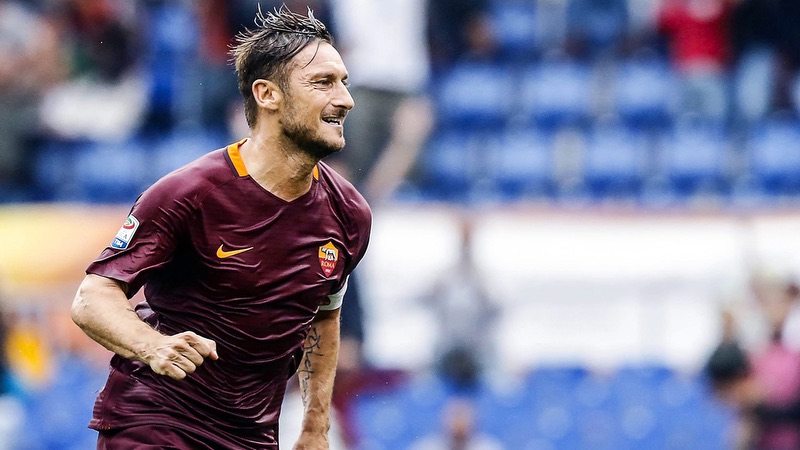 Cầu thủ Francesco Totti luôn được tôn trọng với tình yêu của mình