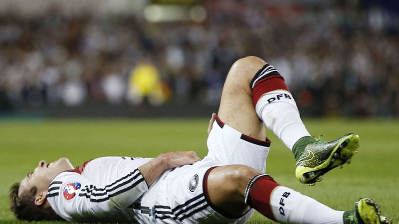 Bởi cầu thủ Mario Gotze đã gặp chấn thương khiến cho sự nghiệp bị hủy hoại