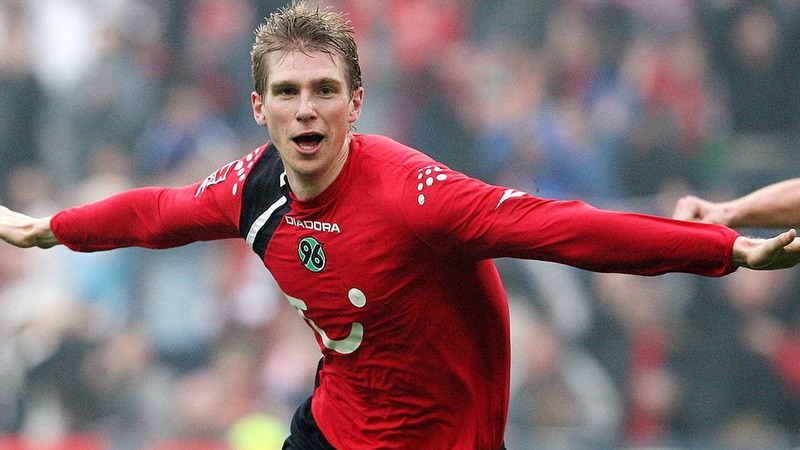 Cầu thủ Per Mertesacker trưởng thành từ một đội bóng nhỏ tại nước Đức