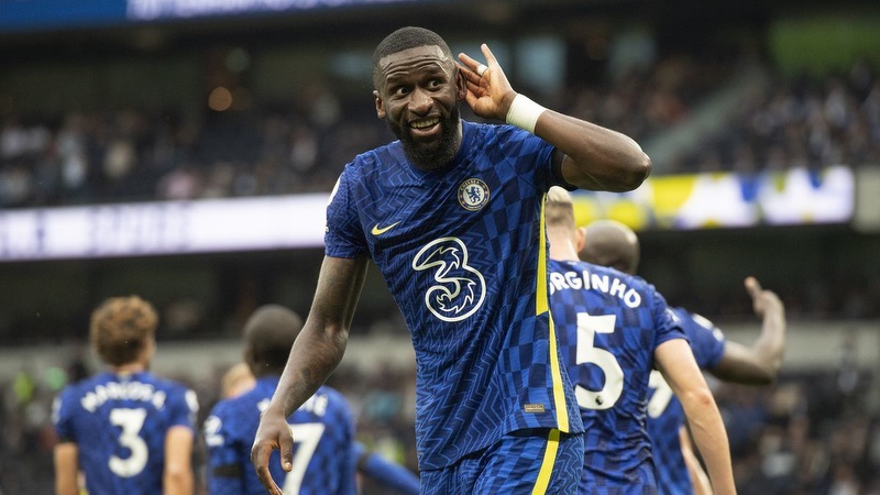 Và đã gây ấn tượng lớn khi chơi bóng cho Chelsea