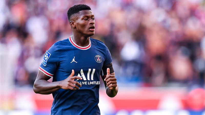 Và PSG cũng chẳng mất thời gian để chiêu mộ cái tên này